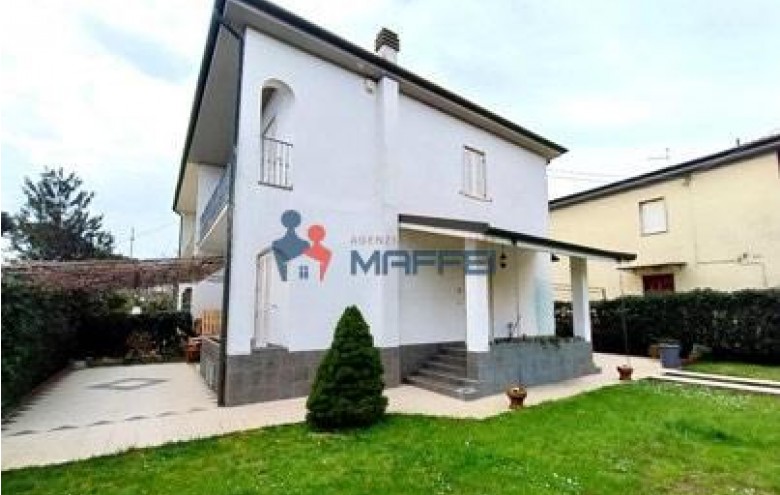 Bifamiliare in vendita a Viareggio
