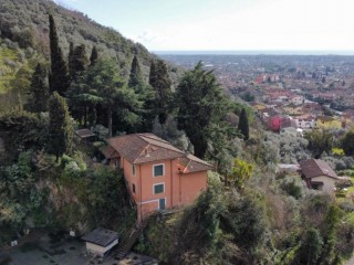 Villa singola in vendita a Massa
