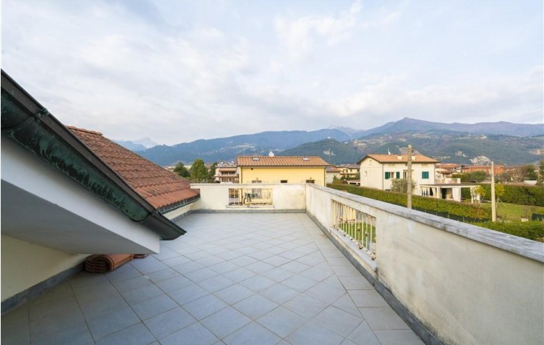 Villa singola in vendita a Montignoso