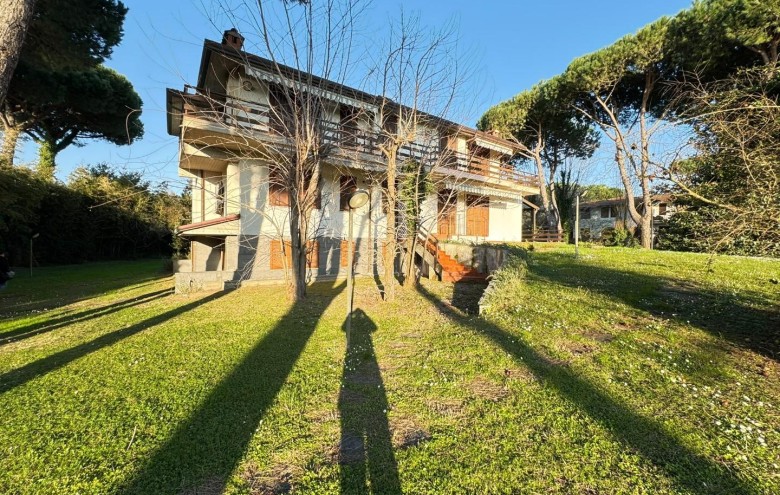 Villa singola in vendita a Massa