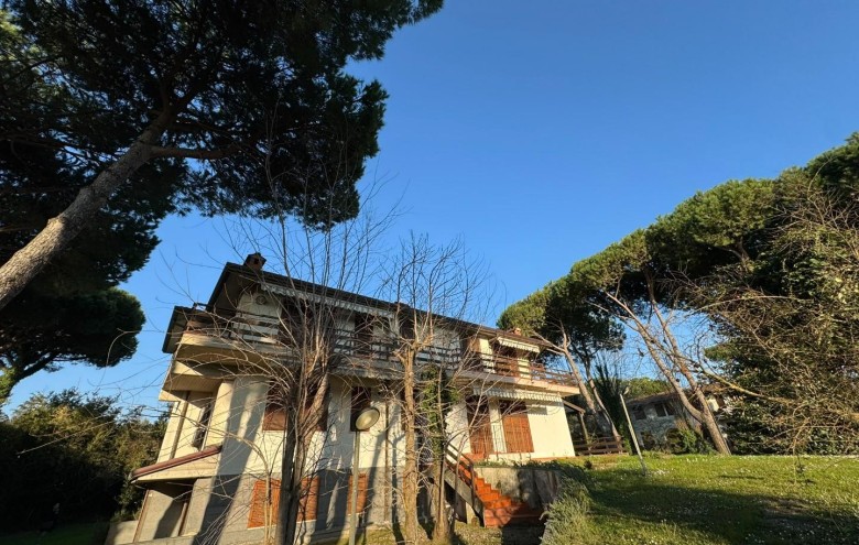 Villa singola in vendita a Massa