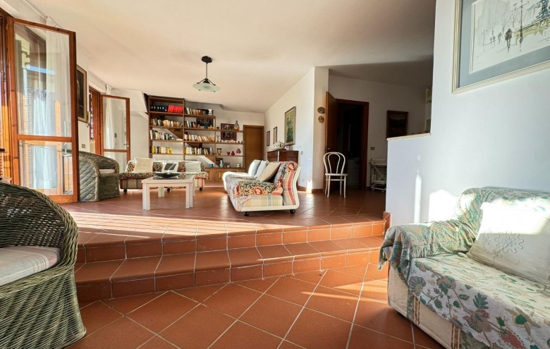 Villa singola in vendita a Massa