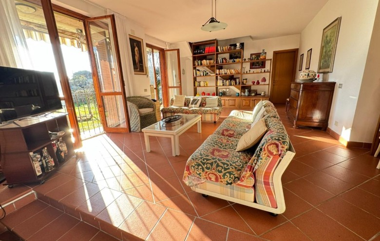 Villa singola in vendita a Massa