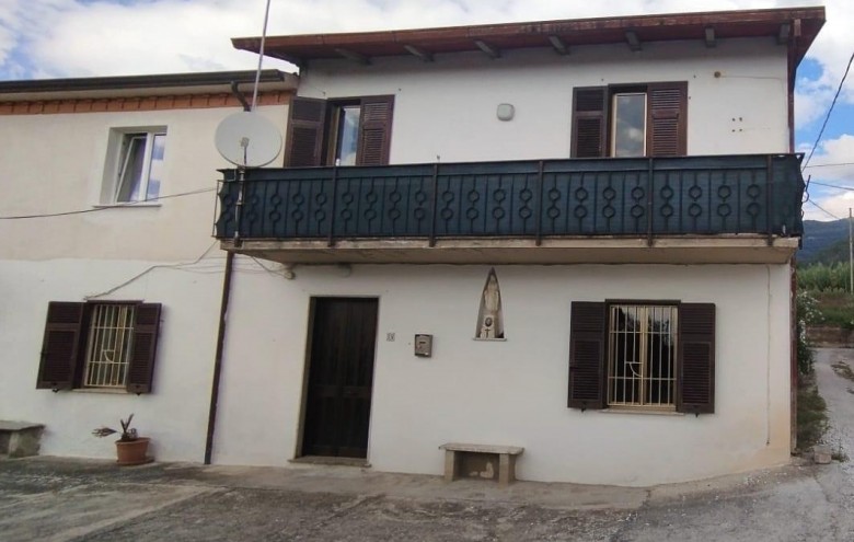 Casa semi indipendente in vendita a Massa