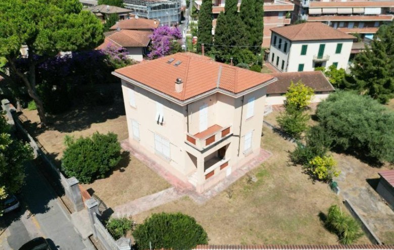 Villa singola in vendita a Massa