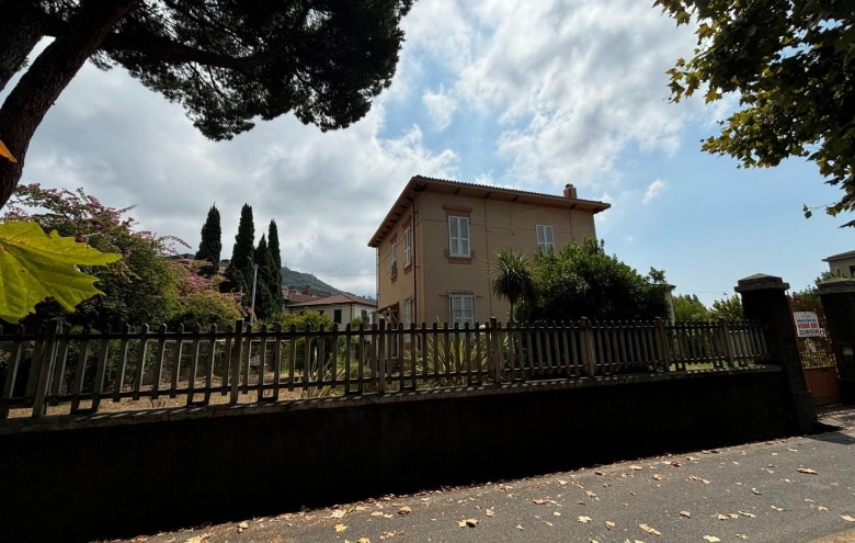Villa singola in vendita a Massa