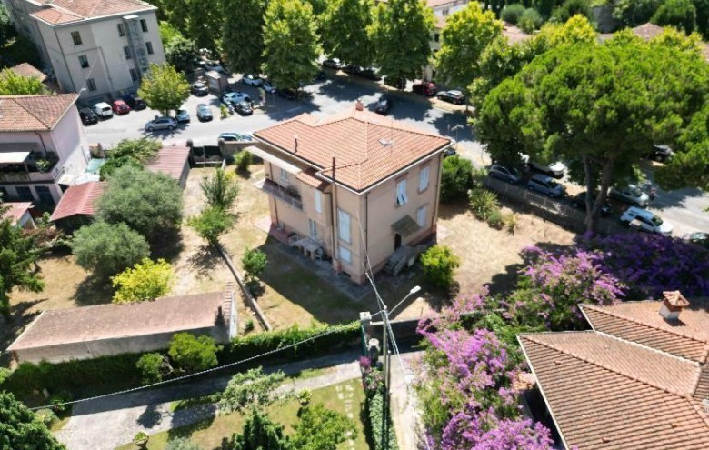 Villa singola in vendita a Massa