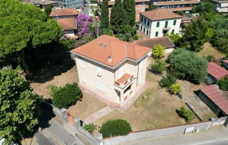 Villa singola in vendita a Massa