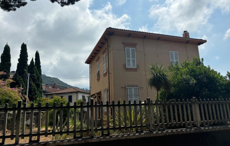 Villa singola in vendita a Massa
