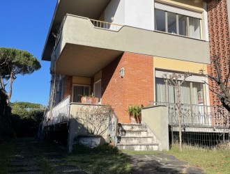 Bifamiliare in vendita a Marina di Pietrasanta