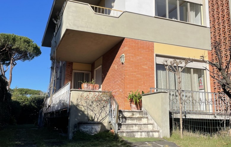 Bifamiliare in vendita a Pietrasanta