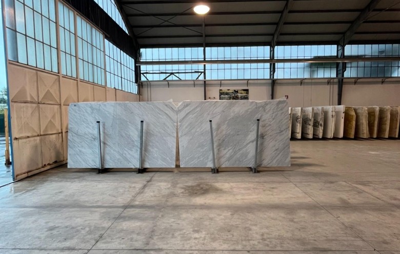 Capannone in vendita a Massa