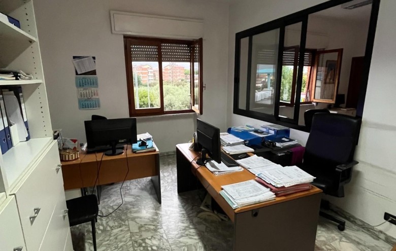 Capannone in vendita a Massa