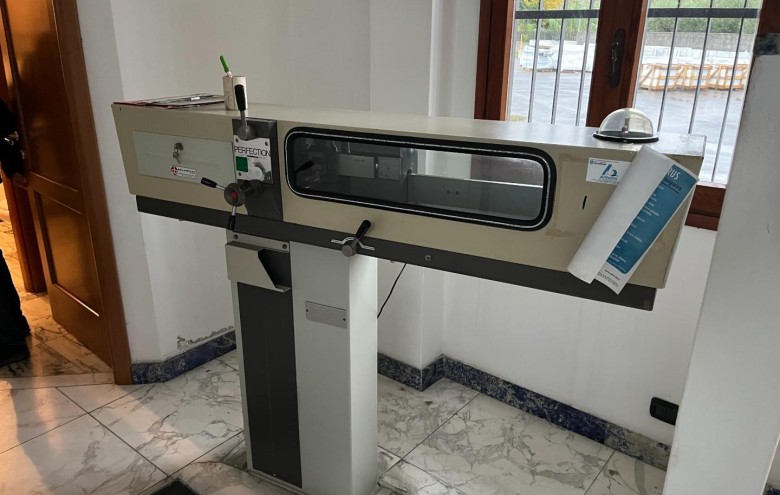 Capannone in vendita a Massa