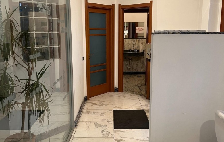 Capannone in vendita a Massa