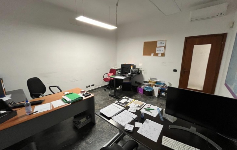 Capannone in vendita a Massa