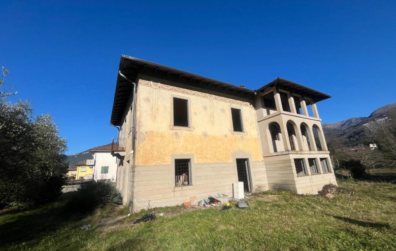 Villa singola in vendita a Camaiore