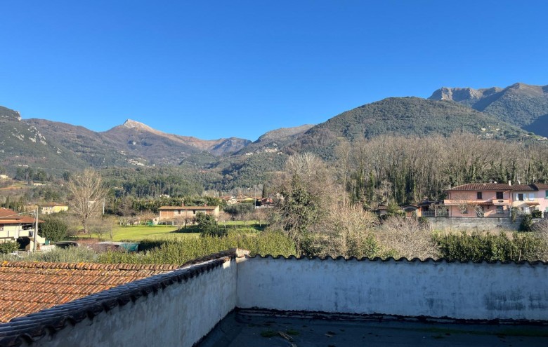 Villa singola in vendita a Camaiore