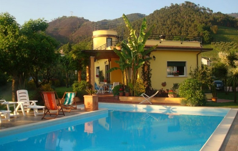 Villa singola in vendita a Montignoso