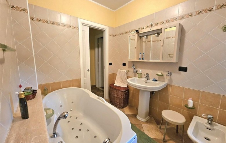 Villa singola in vendita a Montignoso