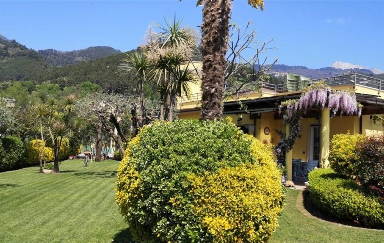 Villa singola in vendita a Montignoso