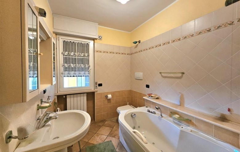 Villa singola in vendita a Montignoso