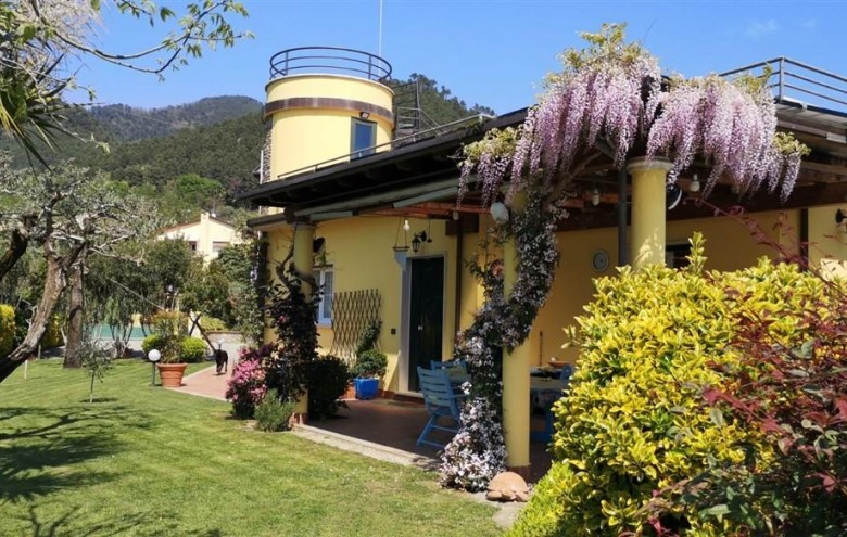 Villa singola in vendita a Montignoso