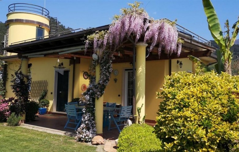 Villa singola in vendita a Montignoso