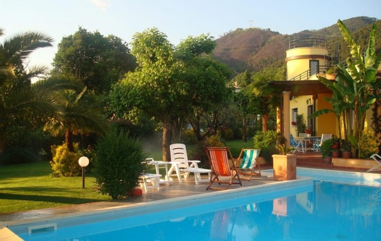 Villa singola in vendita a Montignoso