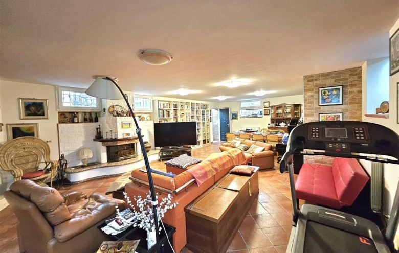 Villa singola in vendita a Montignoso