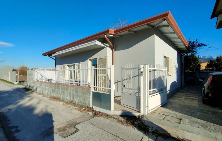 Villa singola in vendita a Massa