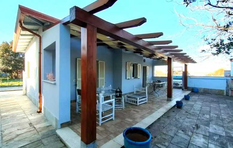 Villa singola in vendita a Massa