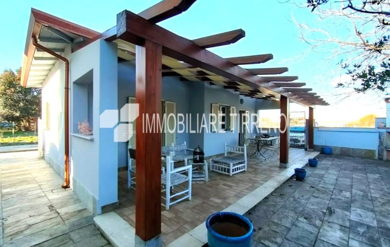 Villa singola in vendita a Massa