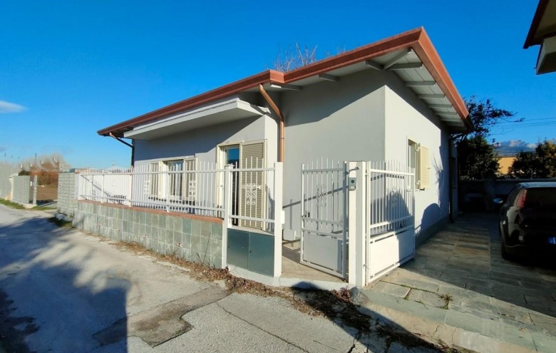 Villa singola in vendita a Massa