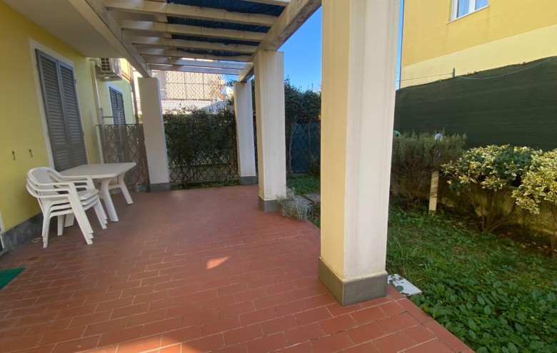 Villetta a schiera in affitto a Massa