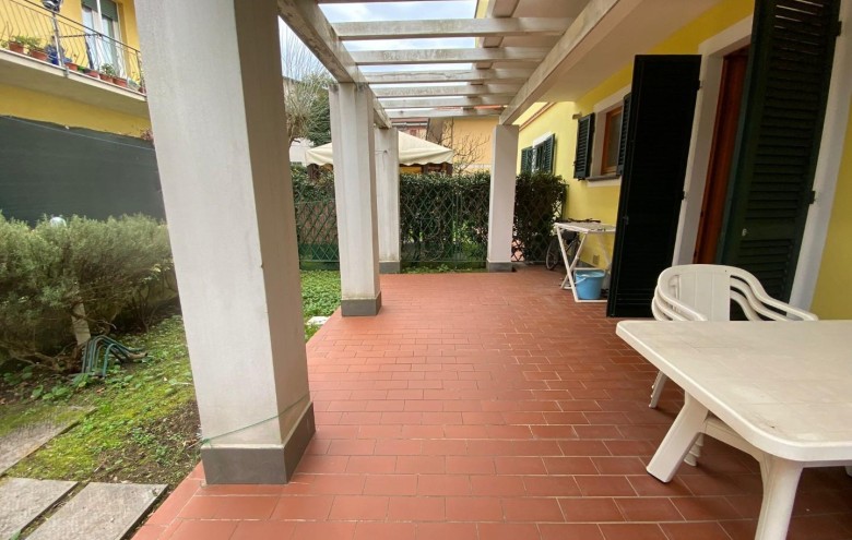 Villetta a schiera in affitto a Massa