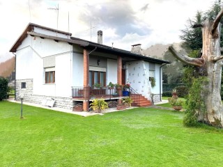 Villa singola in vendita a Massa