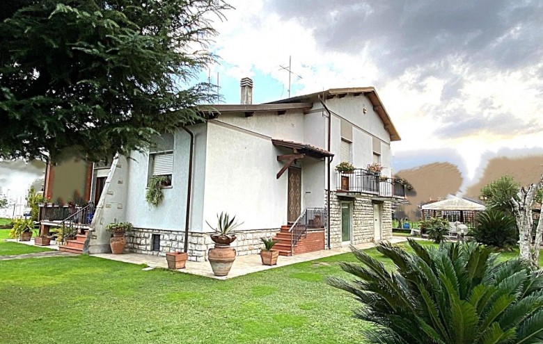 Villa singola in vendita a Massa