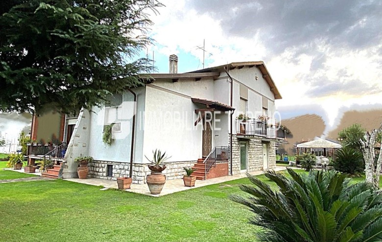 Villa singola in vendita a Massa