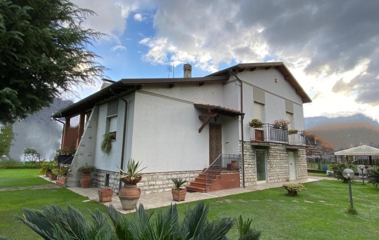 Villa singola in vendita a Massa
