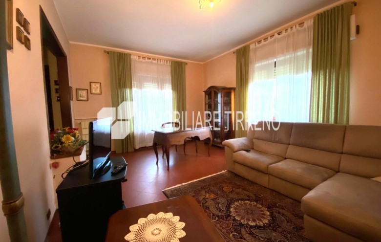 Villa singola in vendita a Massa