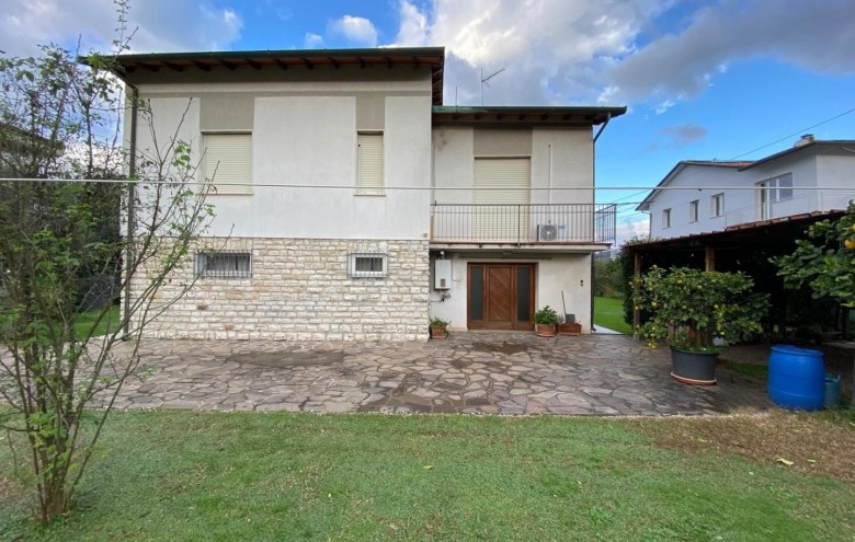 Villa singola in vendita a Massa