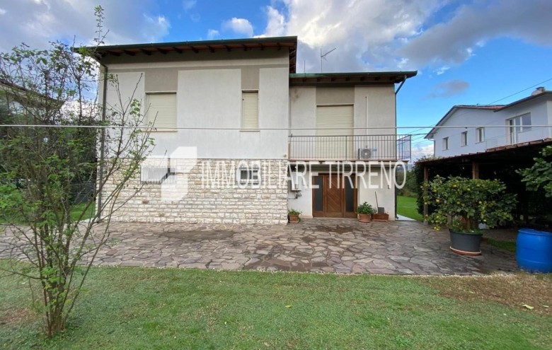 Villa singola in vendita a Massa