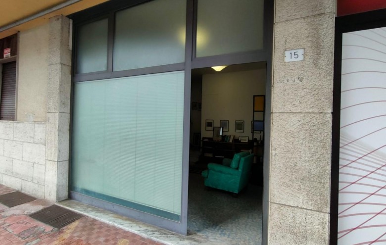 Attività Commerciale in vendita a Massa