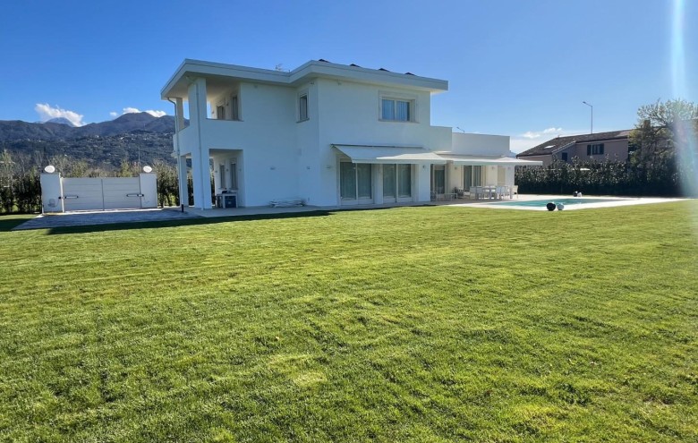 Villa singola in vendita a Pietrasanta