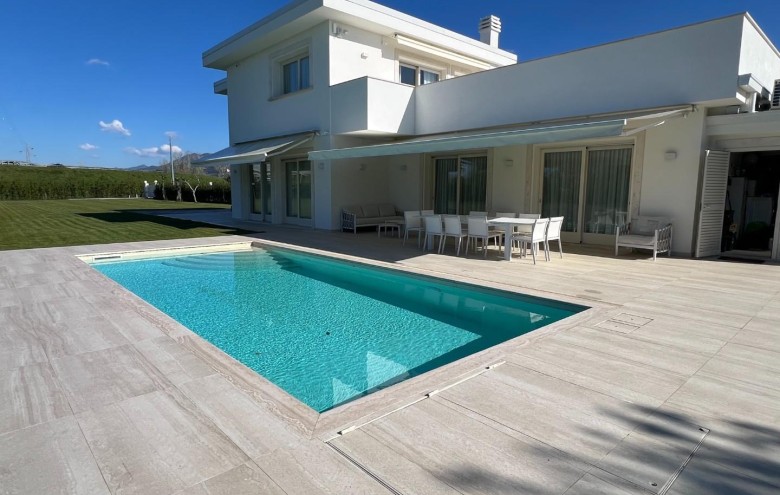 Villa singola in vendita a Pietrasanta