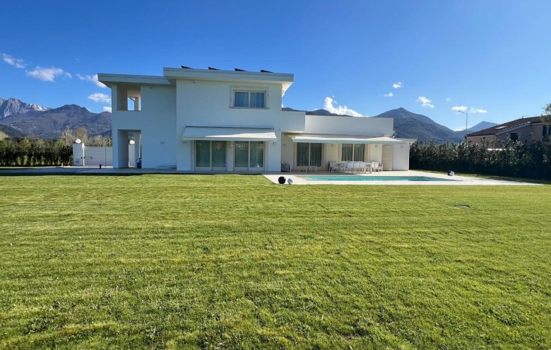 Villa singola in vendita a Pietrasanta