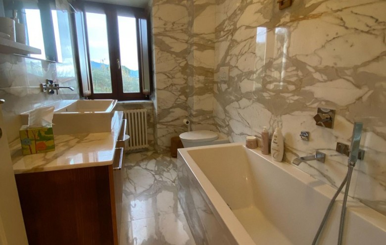 Appartamento in vendita a Massa