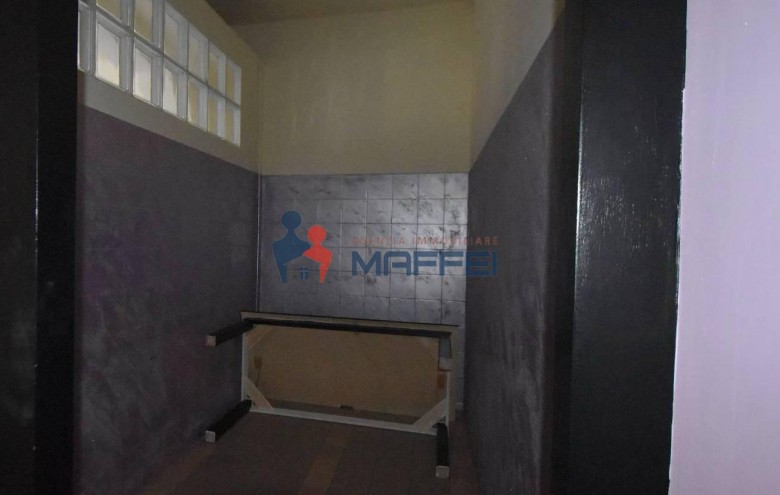 Fondo Commerciale in vendita a Viareggio