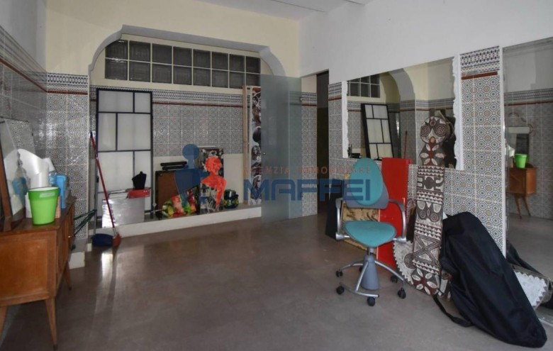 Fondo Commerciale in vendita a Viareggio